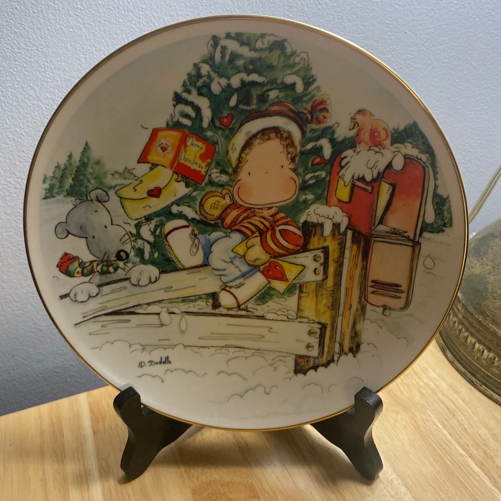 VTG 1983 Holiday Collector's Plate with Festive Scene painted by Donna Bushelle.